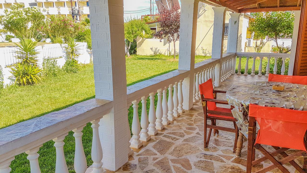 Villa Panorea Moraitika Eksteriør billede